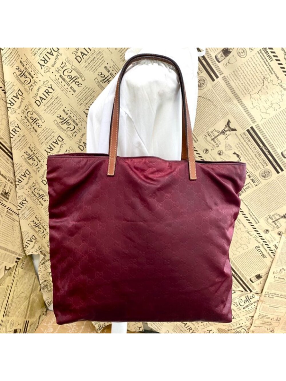 Gucci GG Nylon Tote Red - Picture 2 of 12